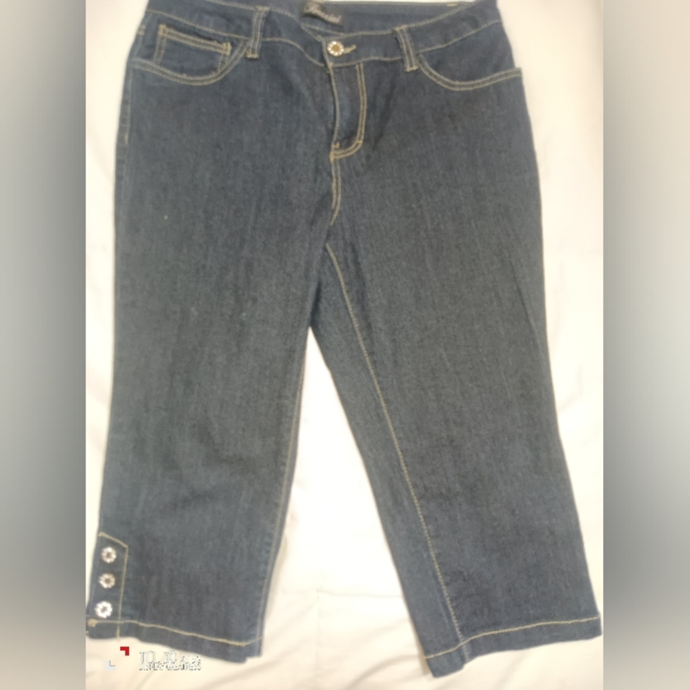 Baccini Capri pants